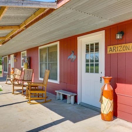 Delightful Carmine Studio On Farm Near Round Top! Exterior photo
